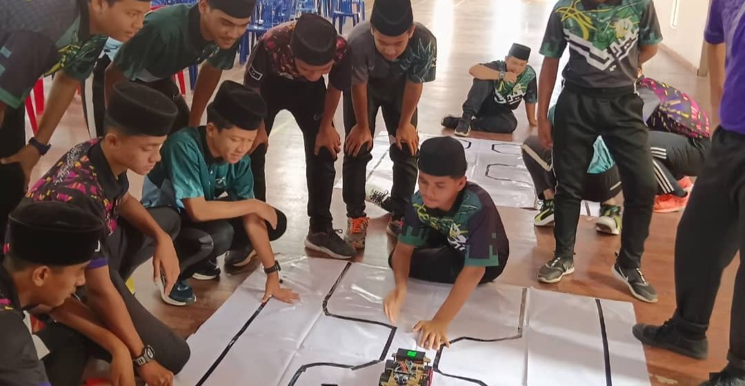 FTKPM Inspires STEM Learning Through Community Service Program at SM Islam Darul Iman