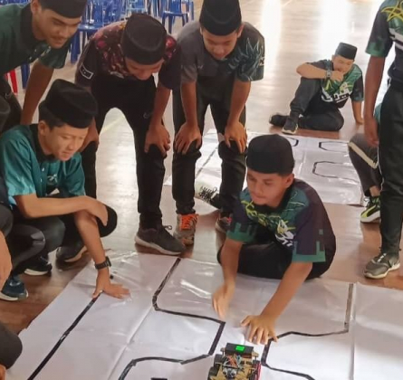 FTKPM Inspires STEM Learning Through Community Service Program at SM Islam Darul Iman