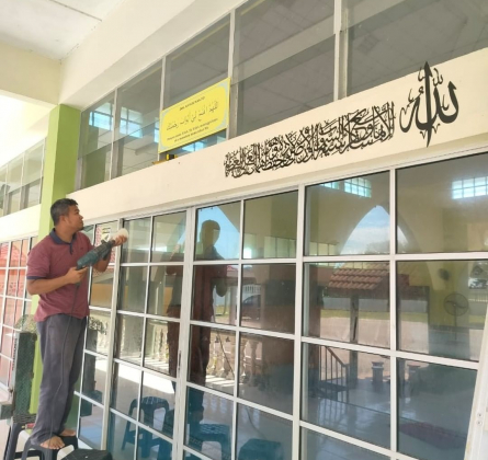 FTKPM Showcases CSR Initiative: Islamic Calligraphy Installation at Masjid As-Syakirin