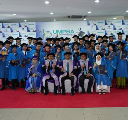 FTKPM Celebrates Graduates at UMPSA's 19th Convocation Ceremony