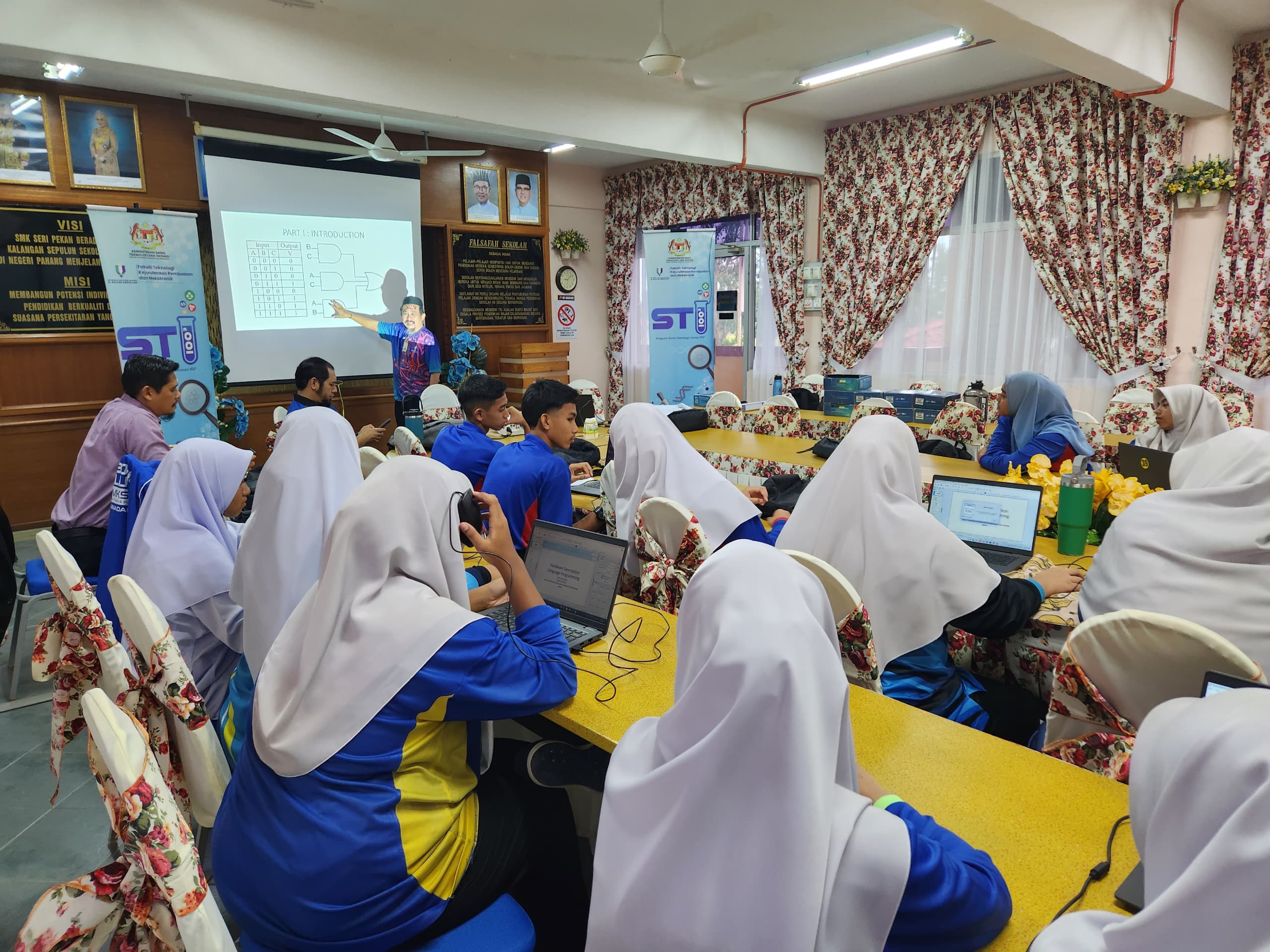 FTKPM - STI 100³ Program Series 2 at SMK Seri Pekan: Inspiring the Next ...