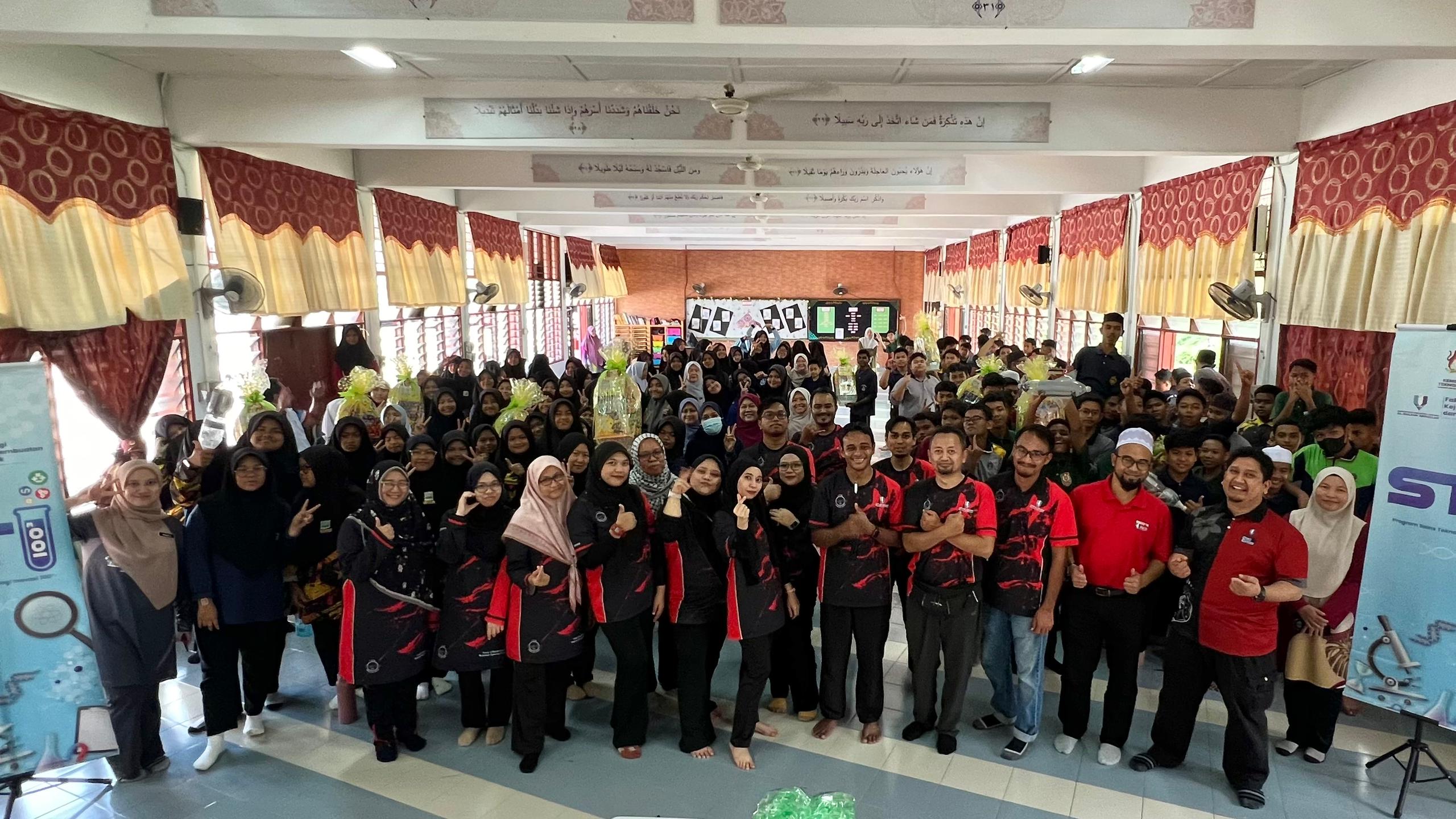 FTKPM - STI 100³ Program at SMK Bukit Damar, Lanchang: Inspiring Young ...